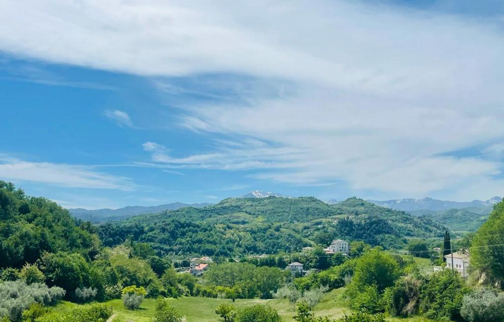 La Collina Su Ascoli Bed & Breakfast อัสโกลีปิเชโน ภายนอก รูปภาพ